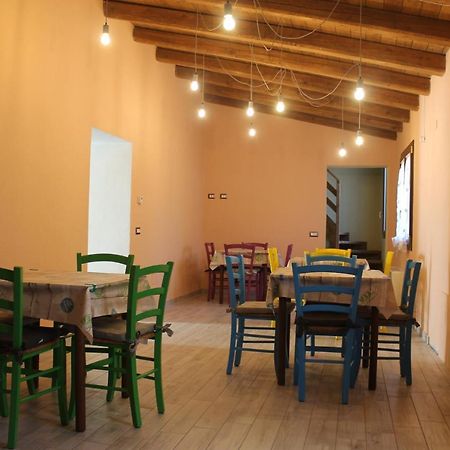 Sa Domu Beccia B&B Uras Exterior foto