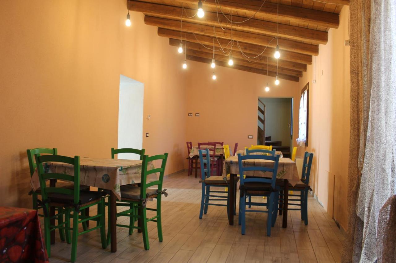 Sa Domu Beccia B&B Uras Exterior foto
